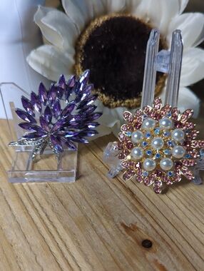 Floral Or Pearl Brooch
